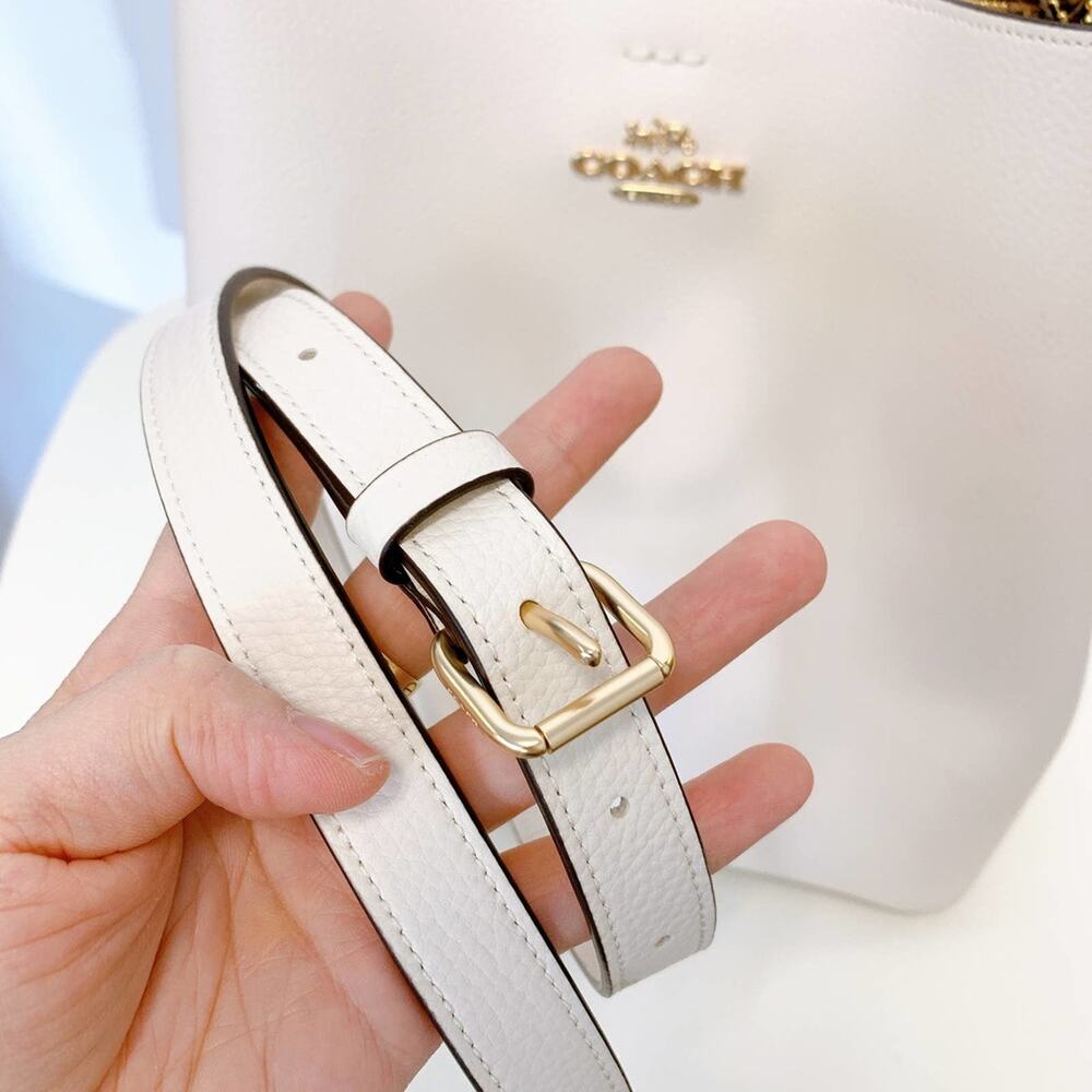 Coach 91122 Leather Town Bucket Bag in chalk - Picture 5 of 7